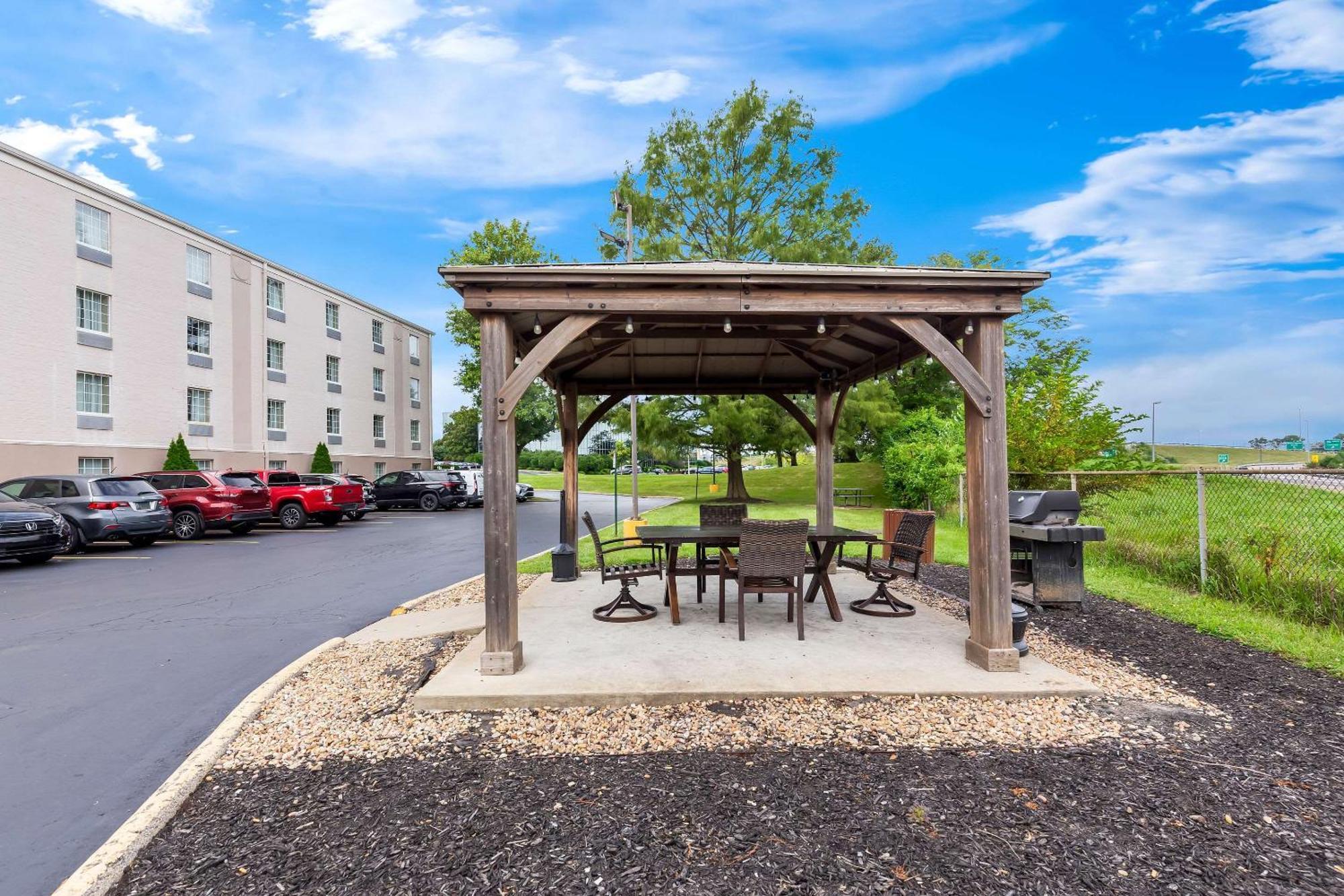 Comfort Inn St Louis - Westport Event Center Maryland Heights Esterno foto